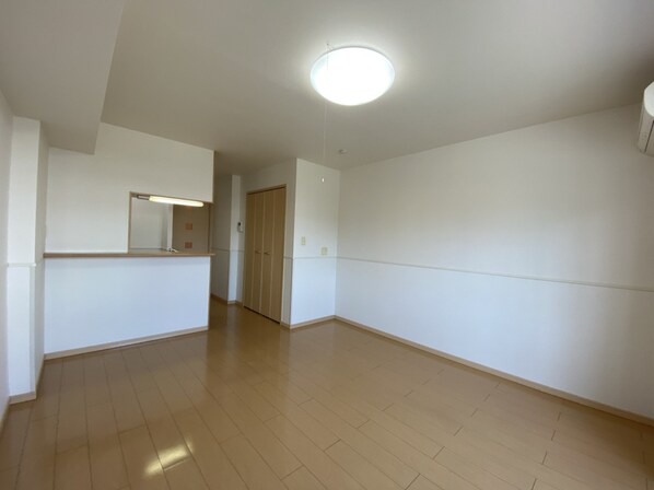 リジュール南条の物件内観写真